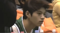 原州职业篮球赛台下