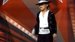 舞蹈模仿Michael Jackson