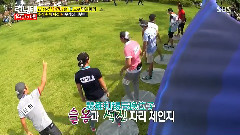 池昌旭任瑟雍背着跑大战