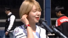 首尔棒球联赛开幕式草娥唱国歌