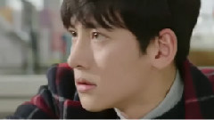 池昌旭帮助朴敏英吃药