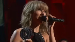 Taylor Swift - Taylor Swift获iHeartRadio 2015最佳歌词奖