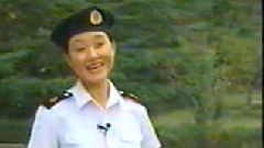 教唱官兵友爱歌