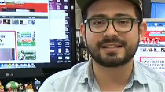 Avril Lavigne & Justin Bieber & Llama Cop