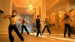 水手装与机关枪