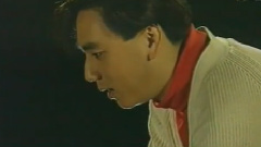 透过开满鲜花的月亮