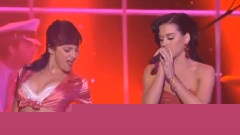 I Kissed A Girl Guys Choice Awards