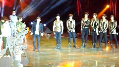 李玟雨和选手斗舞