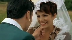 While Your Lips Are Still Red 中英字幕版