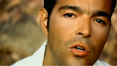 Hay Otra En Tu Lugar