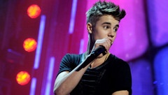 Justin Bieber - Beauty And A Beat - Dick Clark's New Year's Rockin' Eve现场版