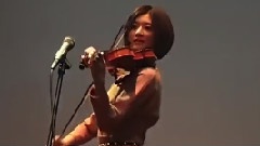 小提琴和电吉他表演