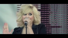 Pixie Lott - 泰坦尼克演唱会后台采访