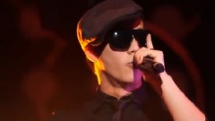 AM & Club Can't Handle Me