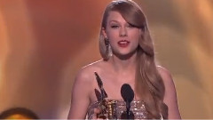 Taylor Swift Wins Album Artist Of The Year