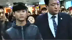 都教授降落了! 金秀贤厚留海现身