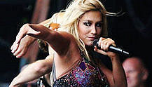 Ke$ha - We R Who We R 2013TInThePark现场版