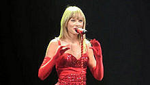 泰勒·斯威夫特 - Taylor Swift - You Belong With Me RedTour现场版