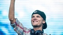 Avicii - Lay Me Down
