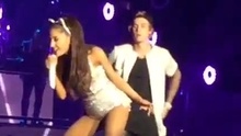 Justin Bieber 助阵 Ariana