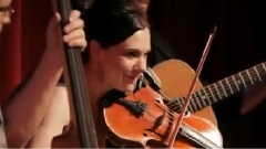 艾普瑞兰草天后乐团音乐会