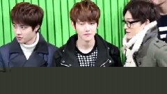 台下等待的哥哥们