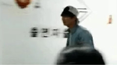 赫海看完音乐剧离开