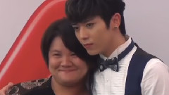 100位粉丝握手 & 拍立得合照 & 抱抱