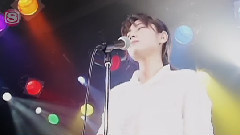 ハイヒール脱ぎ捨てて