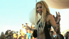 The Making Of The Video Loca MV