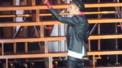 She Don't Like The Lights