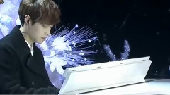 张艺兴弹琴合集