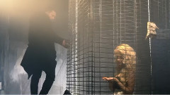 Роклята ти пада