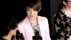 刘力扬上台抽奖