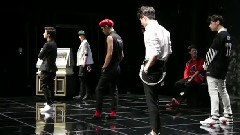 YG Family - Rocket & Hot In Herre 团体舞蹈