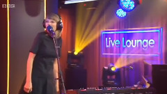 Taylor Swift - Shake It Off (BBC Radio 1 Live Lounge).